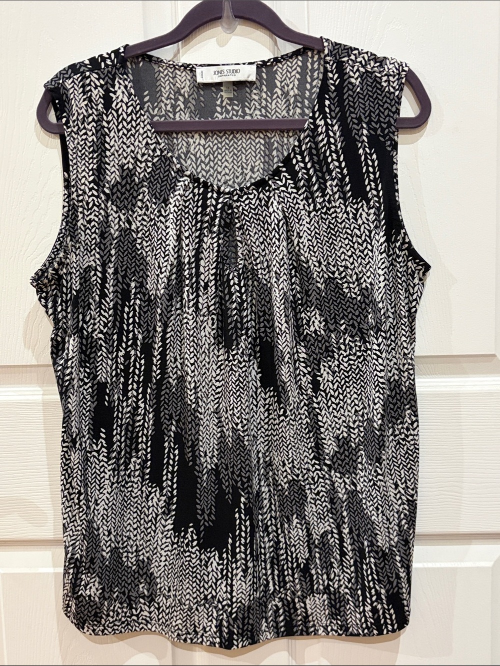 Jones Studio Black & White Abstract women’s Sleeveless top Tank 1X